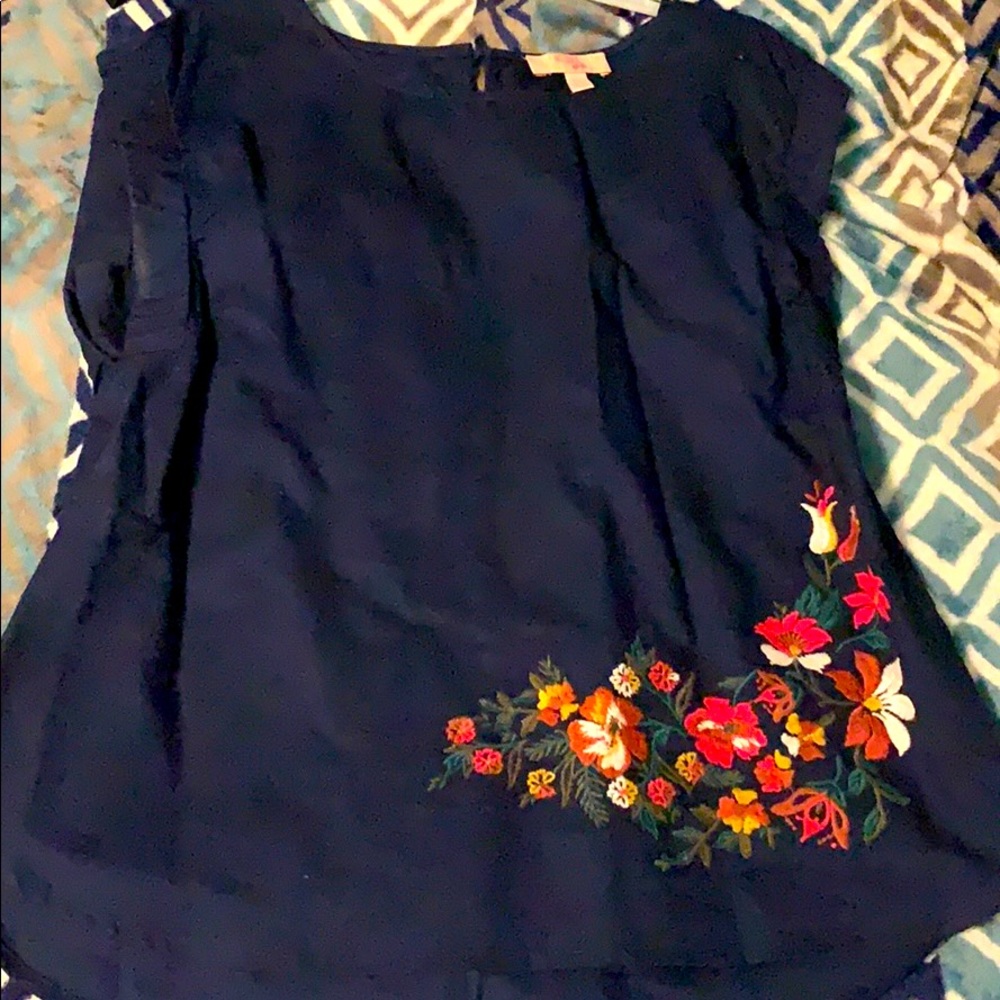Navy blue short sleeve flowy blouse